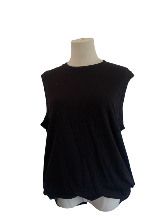 GAP SINGLET TOP (M)