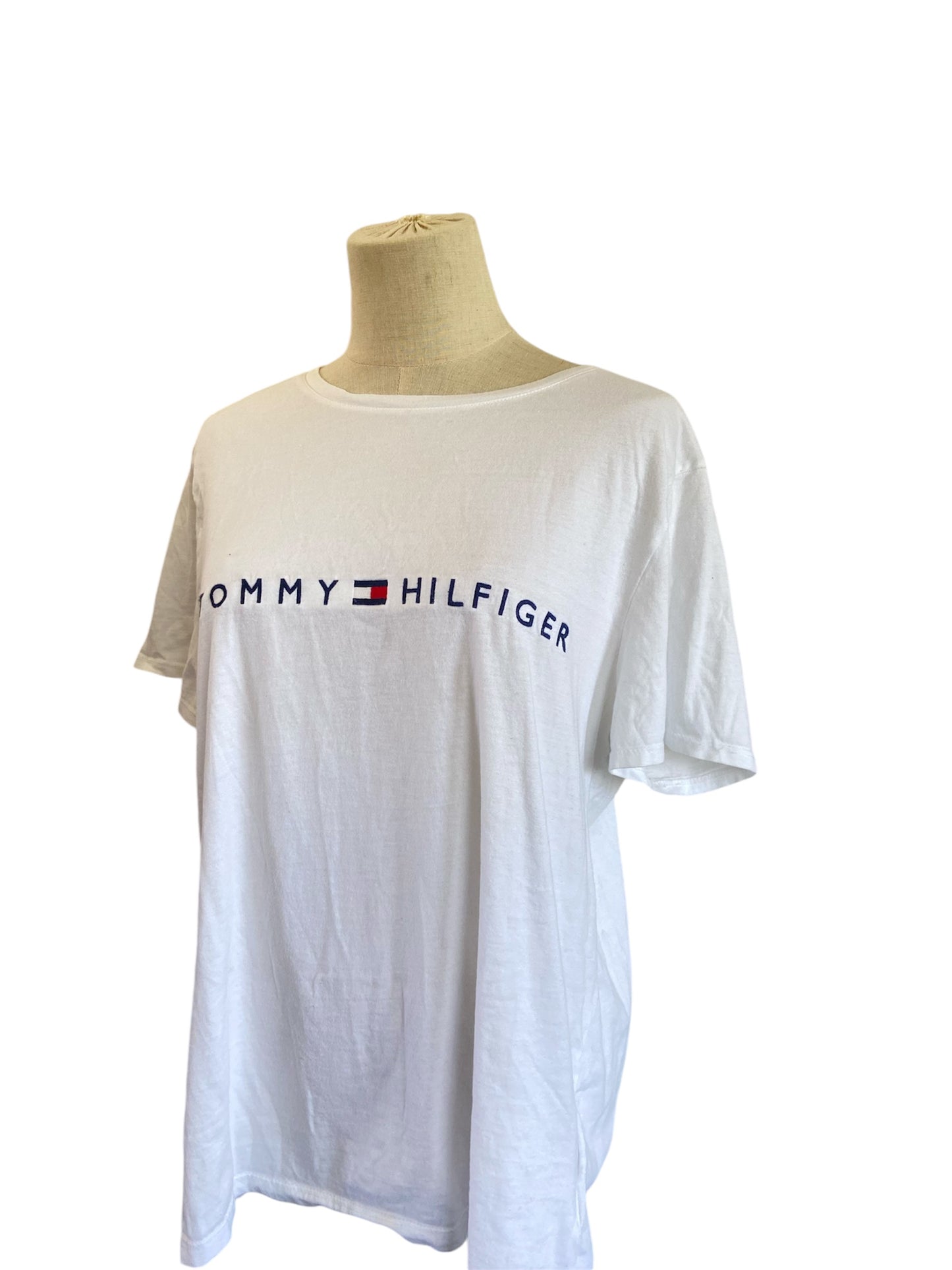 TOMMY HILFIGER TSHIRT (XL)
